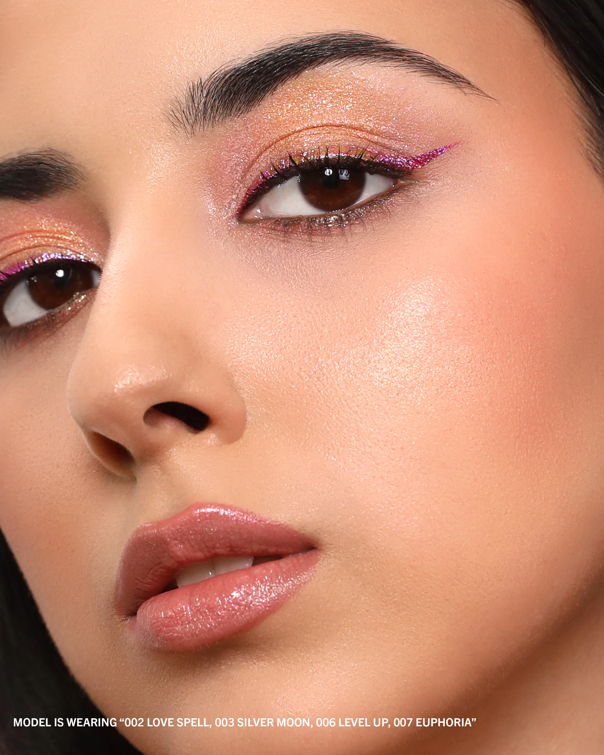 1311-Chromatic-Show-Liner-003-Silver-Moon-4.webp Chromatic Show Liner (003, Silver Moon)