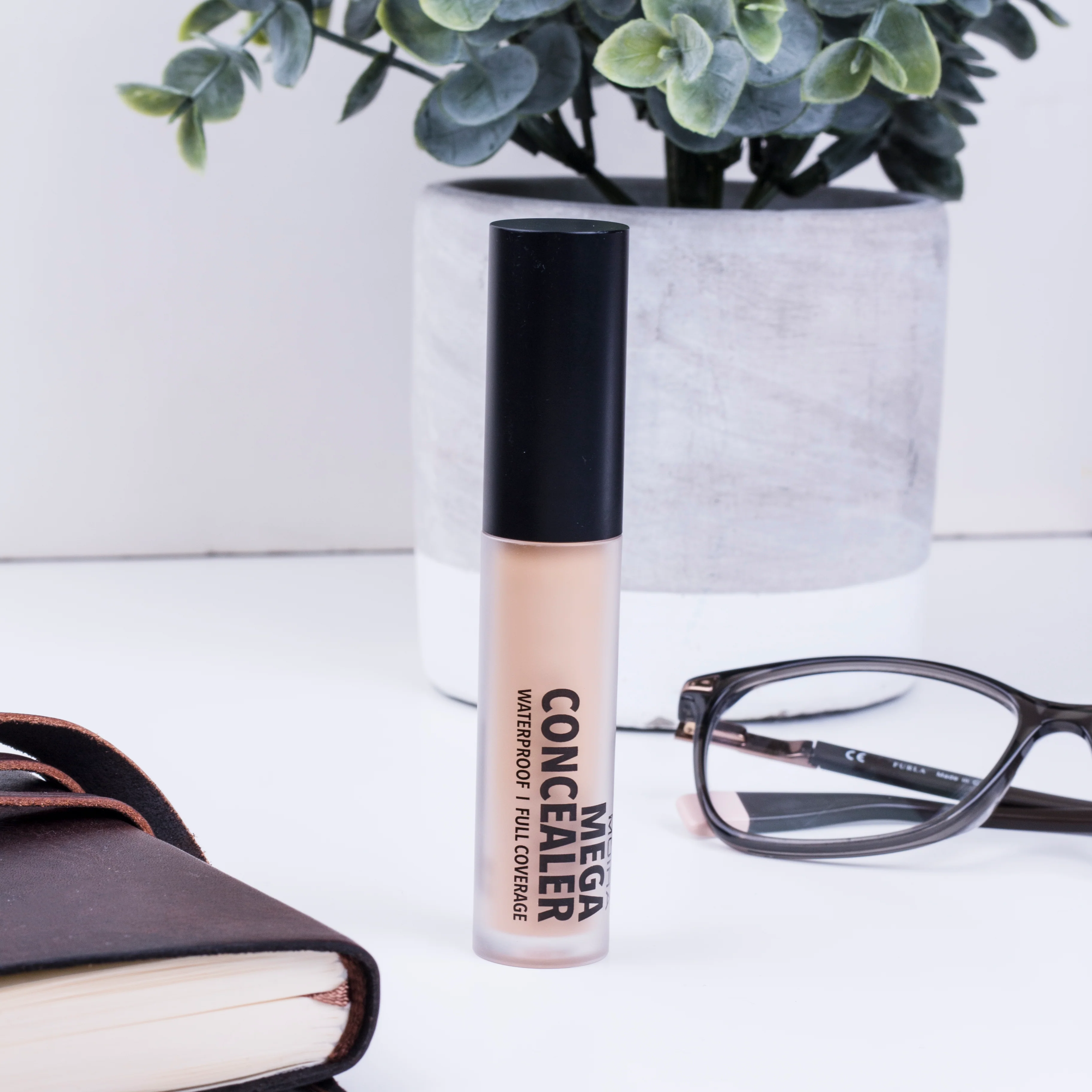 349-Mega-ConcealerTM-125-Bisque-5.webp Mega Concealer™ (125, Bisque)