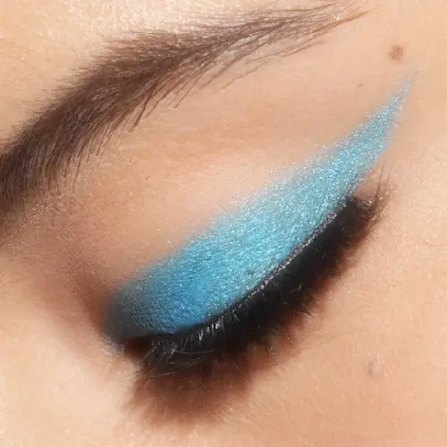 481-Statement-Shimmer-Liner-017-Sky-Blue-3.webp Statement Shimmer Liner (017, Sky Blue)