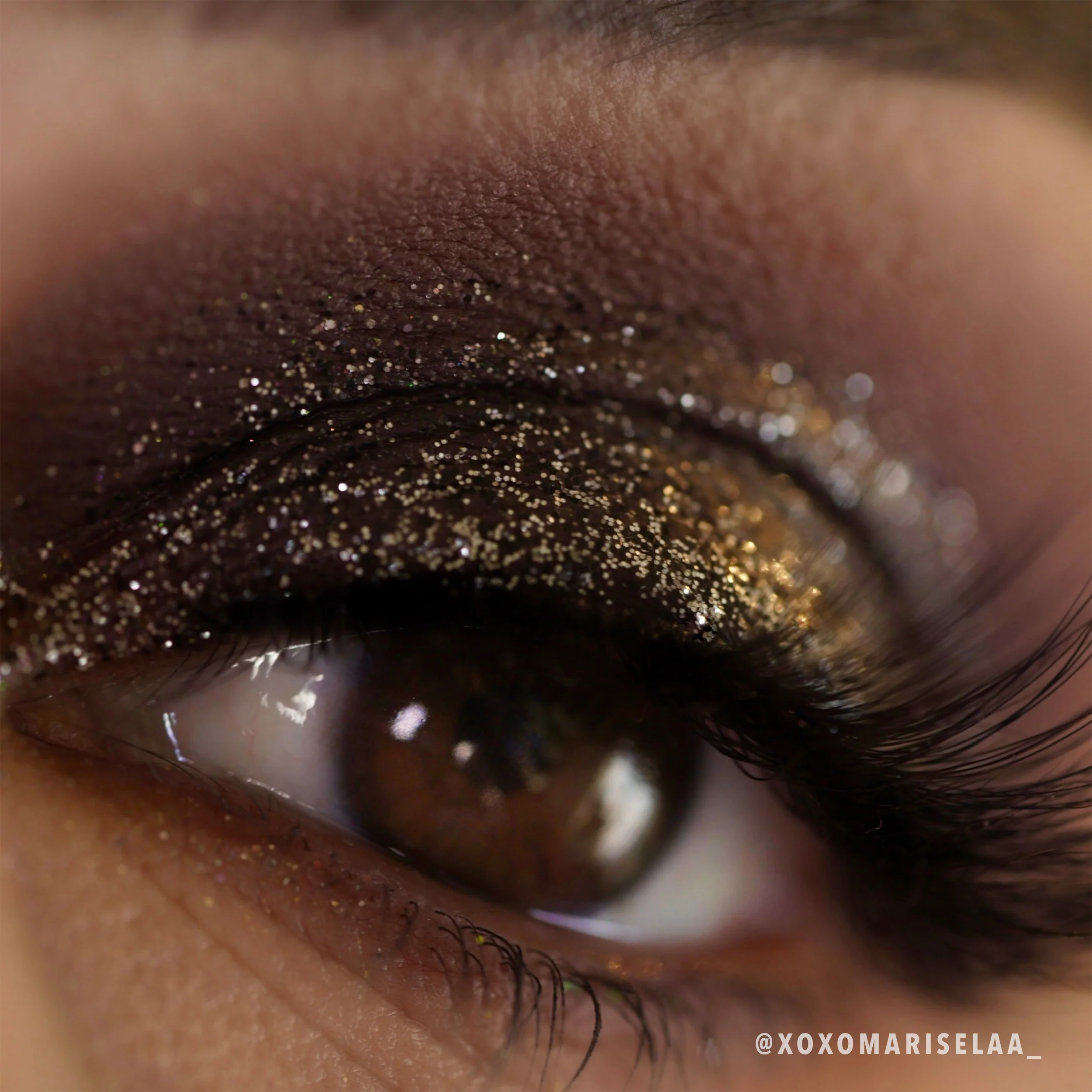 485-Glitter-Glitter-Liner-002-After-Dark-3.webp Glitter Glitter Liner (002, After Dark)