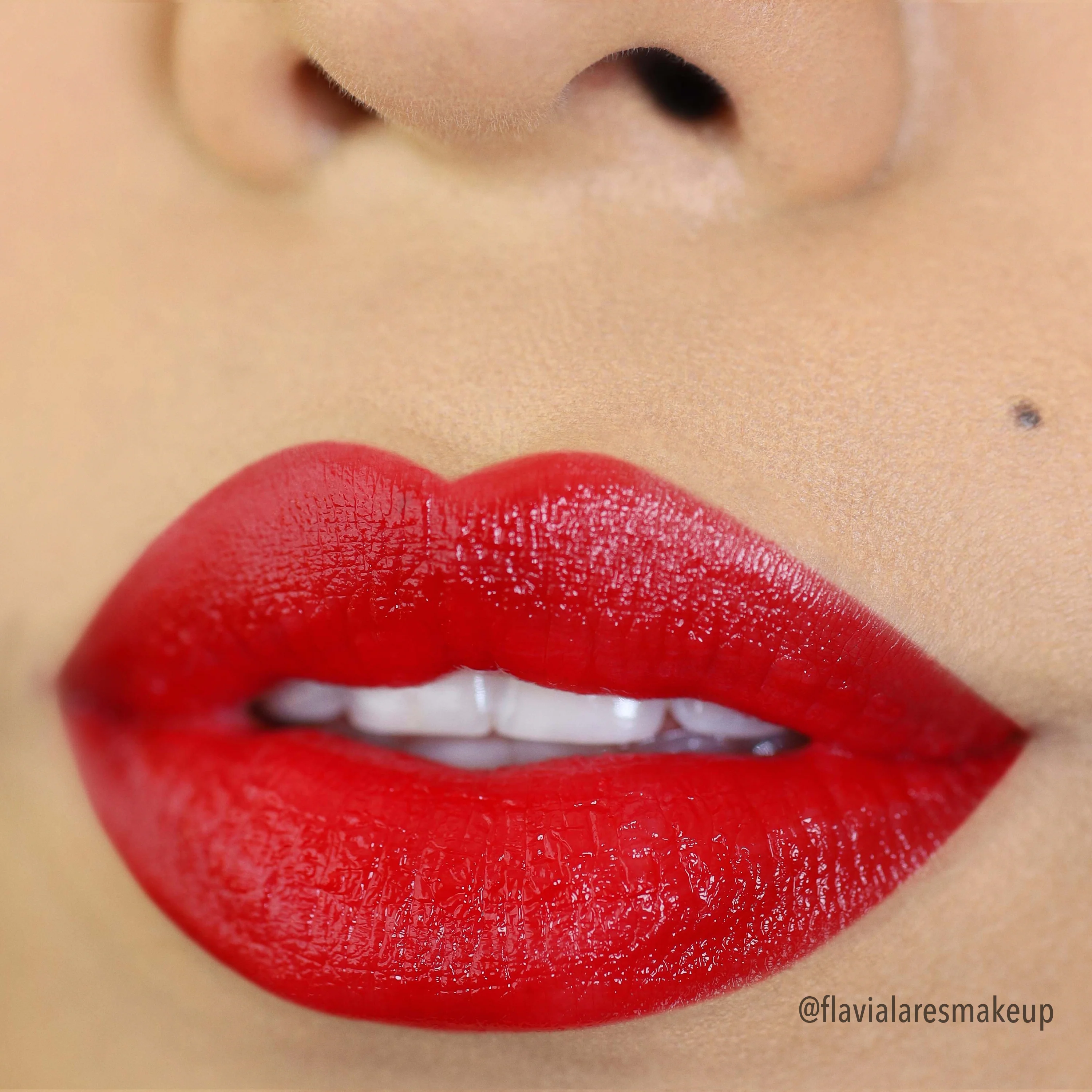 Signature Lipstick (012, Rouge)