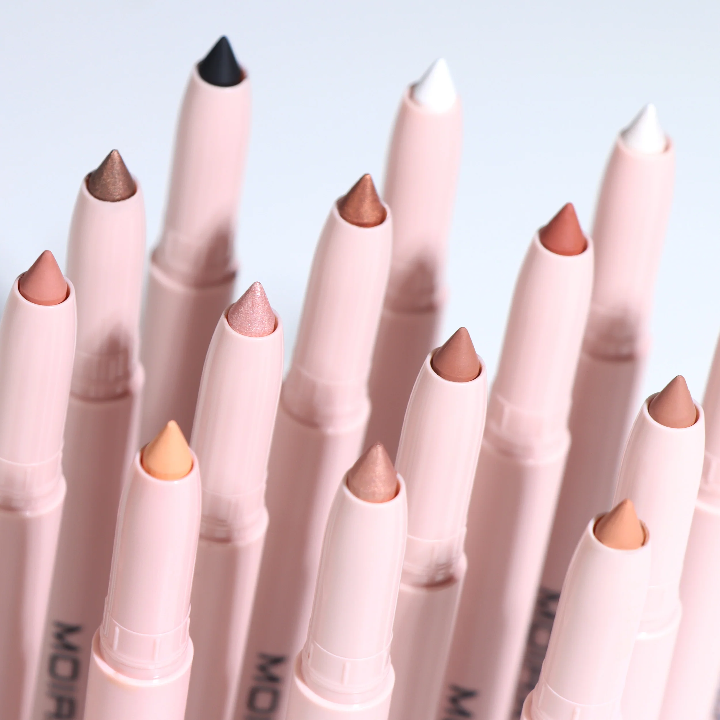 623-At-Glance-Stick-Shadow-001-Dazzling-4.webp At Glance Stick Shadow (001, Dazzling)