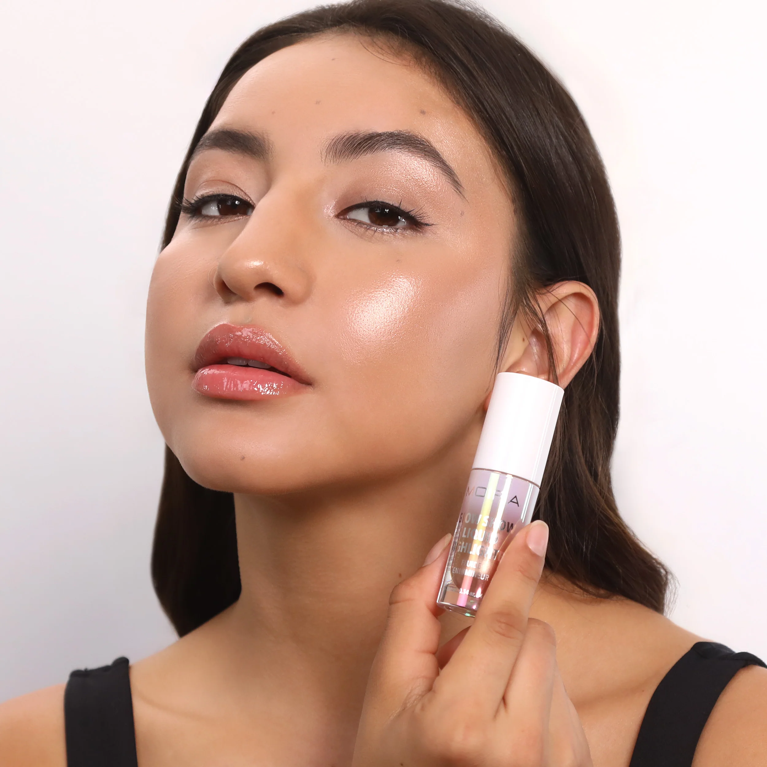 717-Glow-Show-Liquid-Highlighter-006-Caramel-Butter-4.webp Glow Show Liquid Highlighter (006, Caramel Butter)