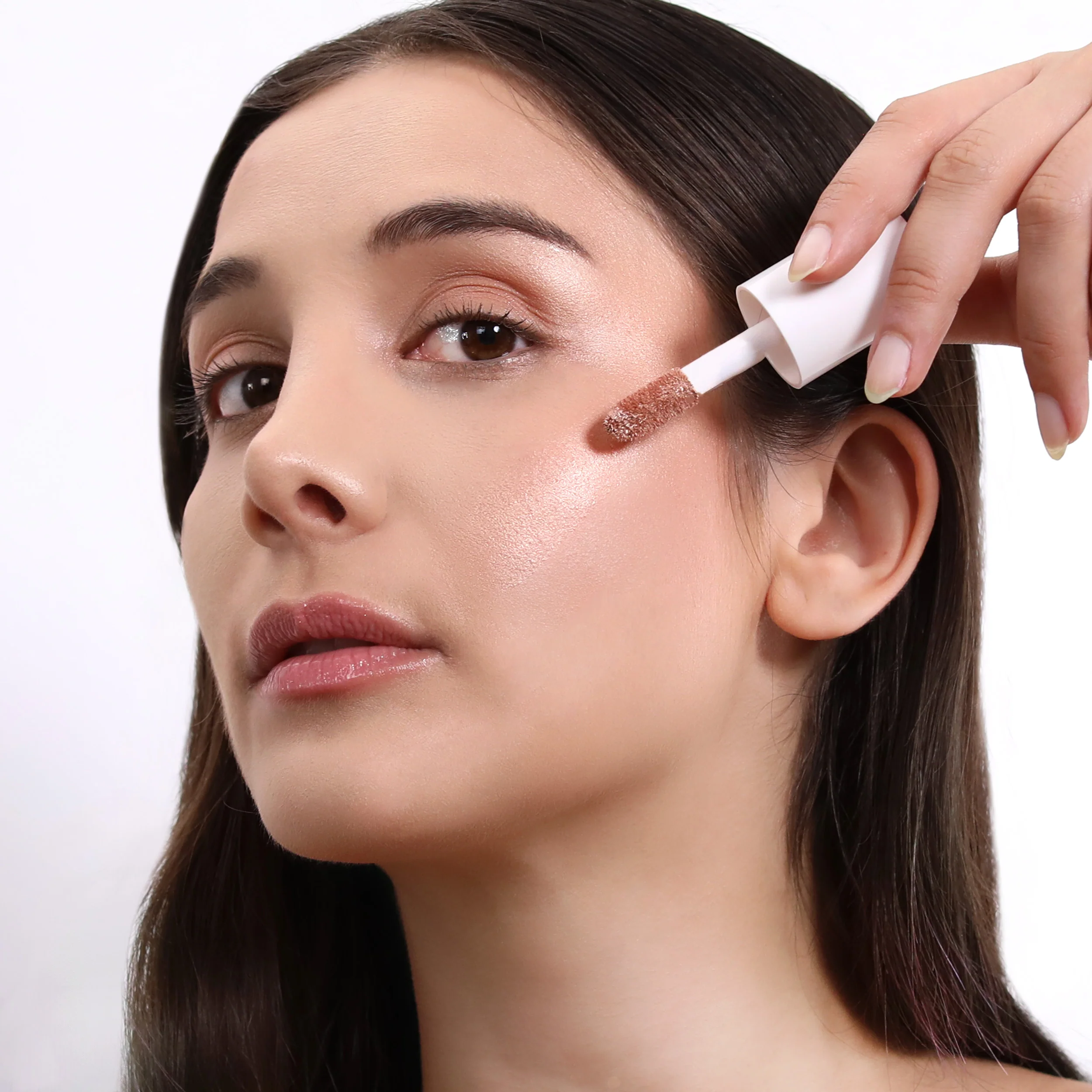 720-Glow-Show-Liquid-Highlighter-003-Champagne-Delight-4.webp Glow Show Liquid Highlighter (003, Champagne Delight)