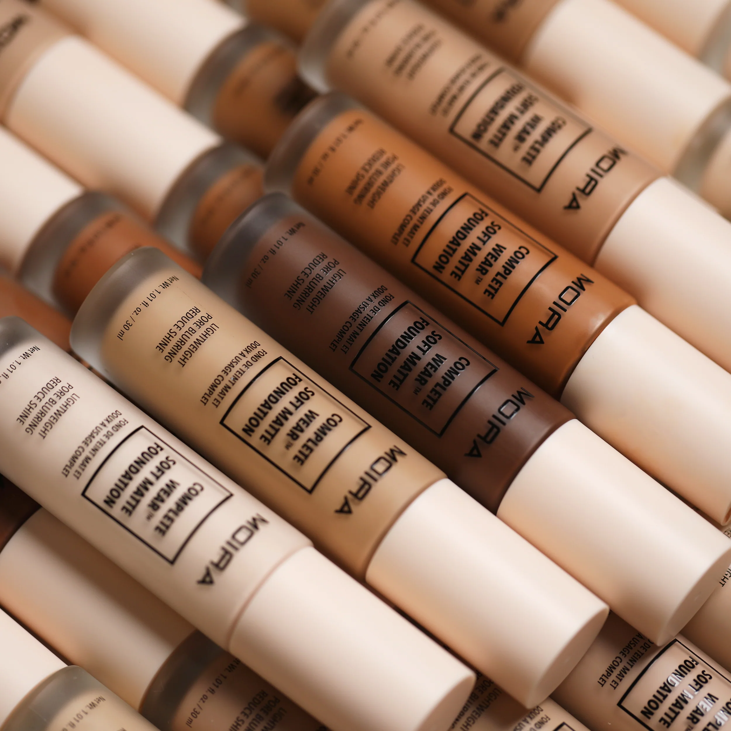 772-Complete-WearTM-Soft-Matte-Foundation-175N-6.webp Complete Wear™ Soft Matte Foundation (175N)