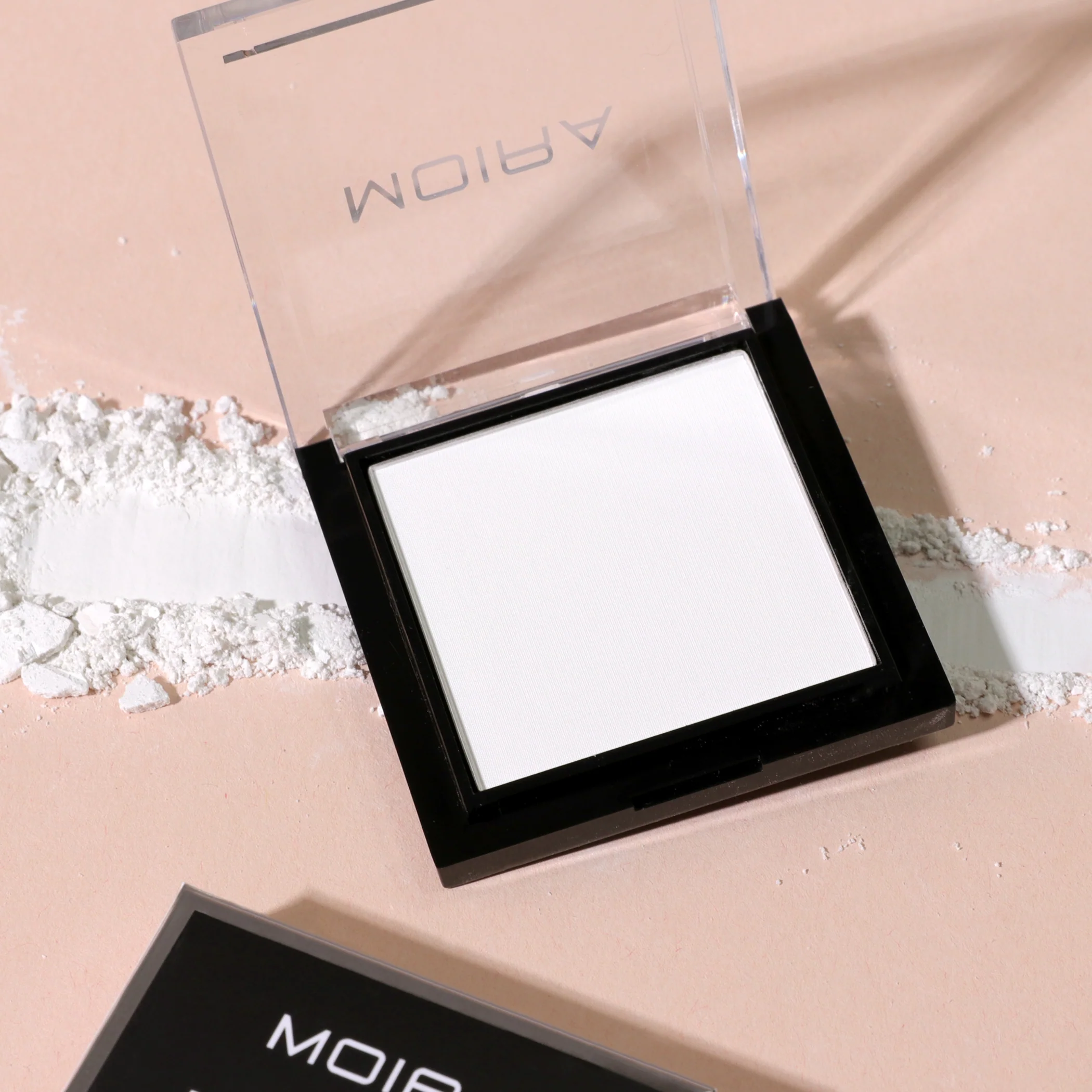 Lavish Pressed Finishing Powder (100, Translucent)